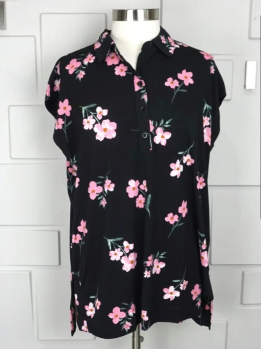 Lularoe Cori Black Floral Tunic Top Womens 3XL 3X Popover Collared Henley New